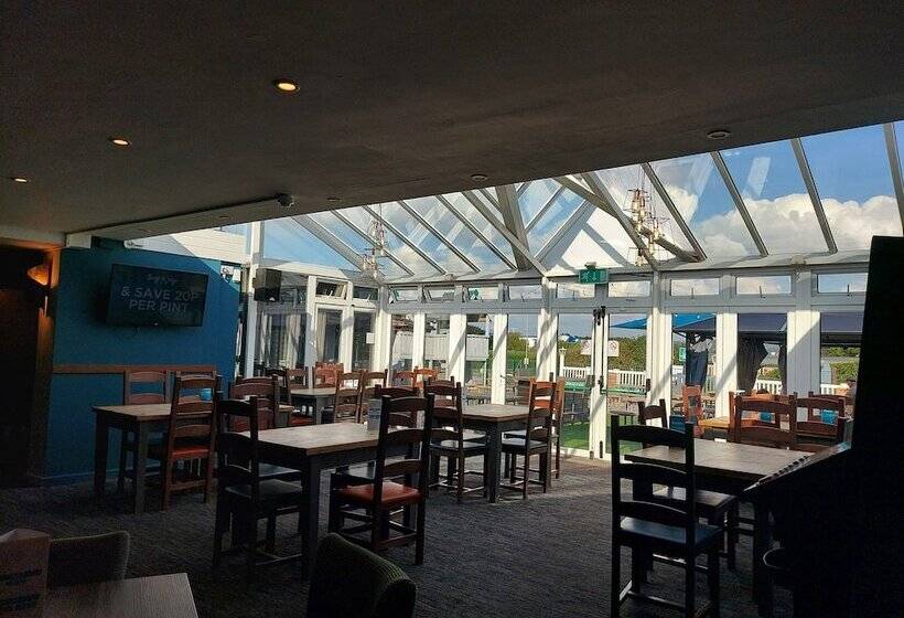 إقامة 2 Brightholme 6 Berth Enclosed Garden