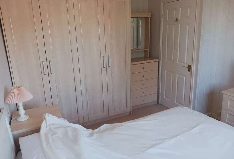 레지던스 Captivating 3 Bed House In Saint Helens