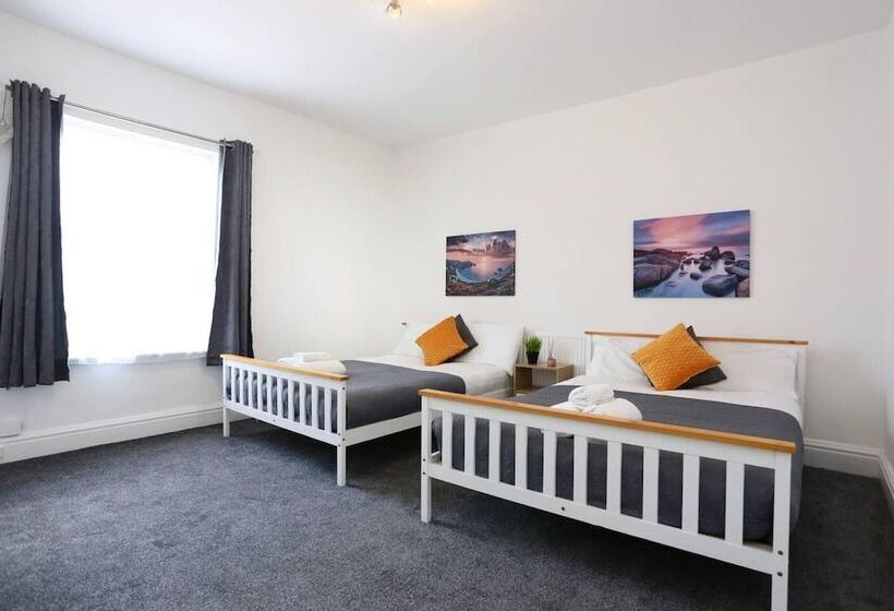 דירת נופש Charming 2 Bed Home In Blackpool Central W Parking