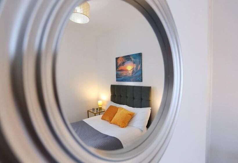 דירת נופש Charming 2 Bed Home In Blackpool Central W Parking