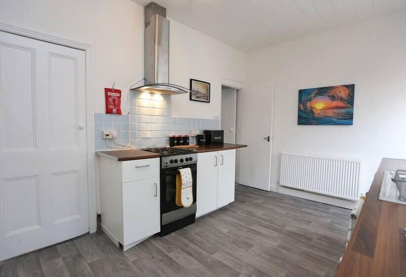 דירת נופש Charming 2 Bed Home In Blackpool Central W Parking