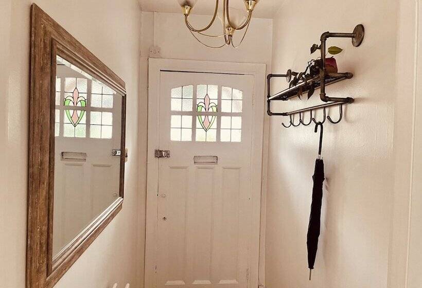 إقامة Immaculate 2 Bed House In Potters Bar