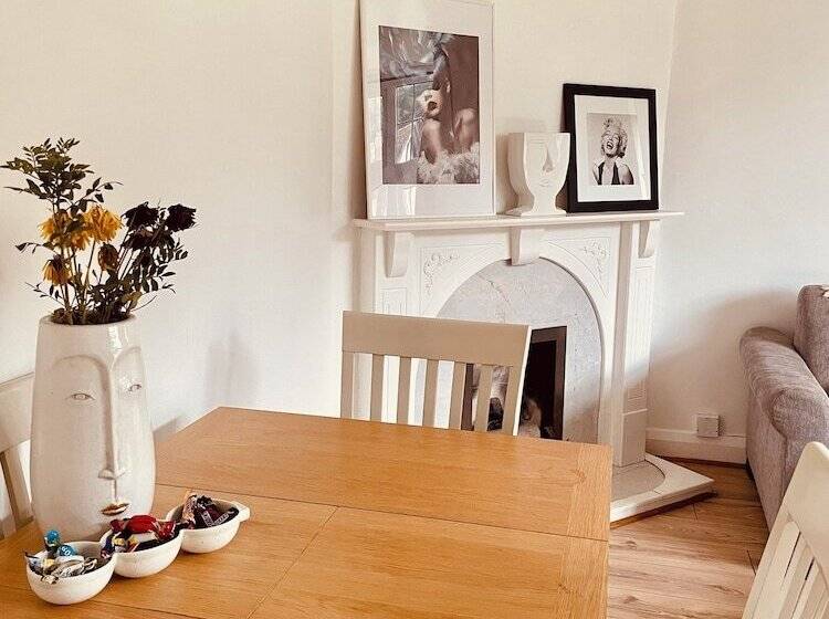 إقامة Immaculate 2 Bed House In Potters Bar