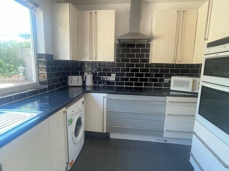 إقامة Immaculate 2 Bed House In Potters Bar