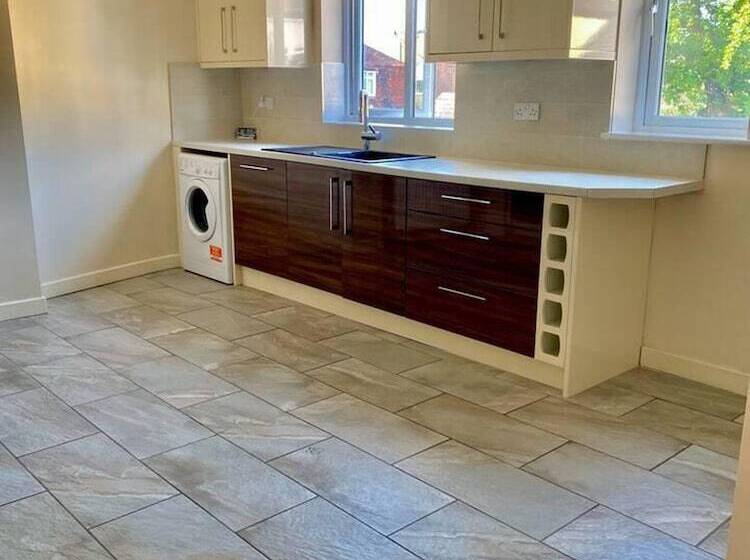 住所 Impeccable 3 Bed House In Thames Ditton