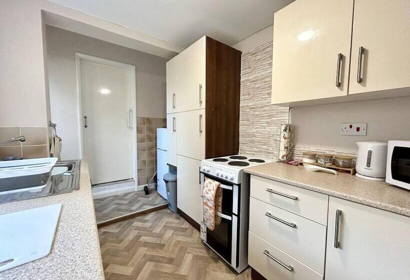 レジデンス Jonsib Cottage   A Home Away From Home