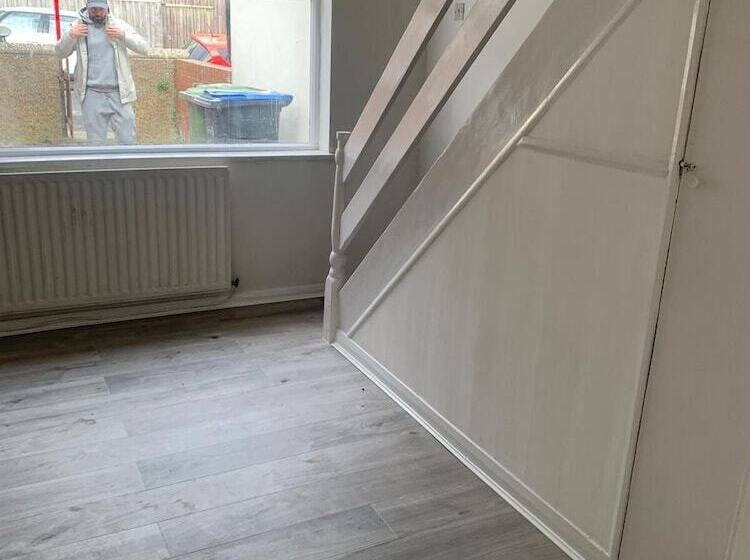 レジデンス Lovely And Bright 2 Bed House