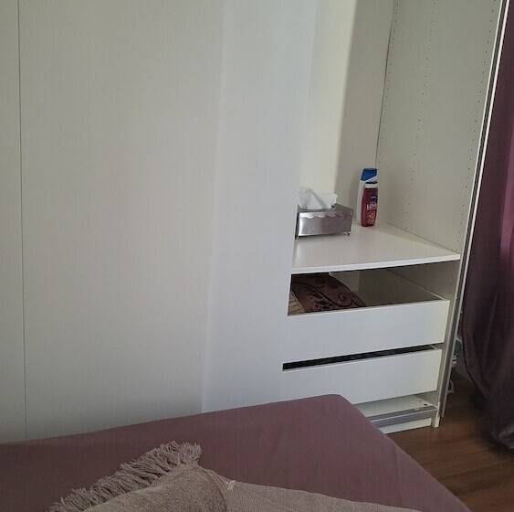 اقامتگاه Remarkable 1 Bed House The Entire First Floor