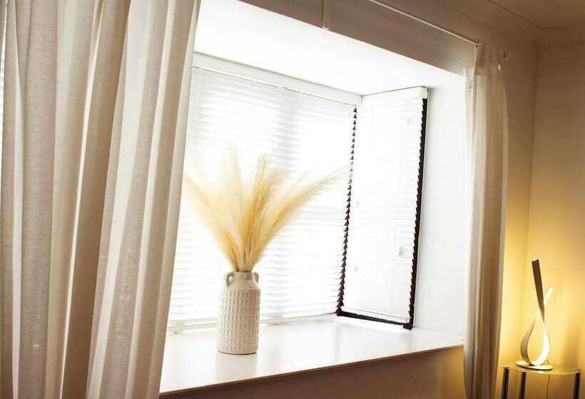 Резиденция Spacious 4 Bed Home In Milton Keynes Free Parking