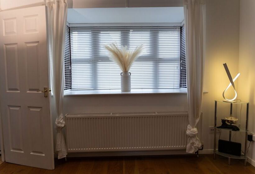 レジデンス Spacious 4 Bed Home In Milton Keynes Free Parking