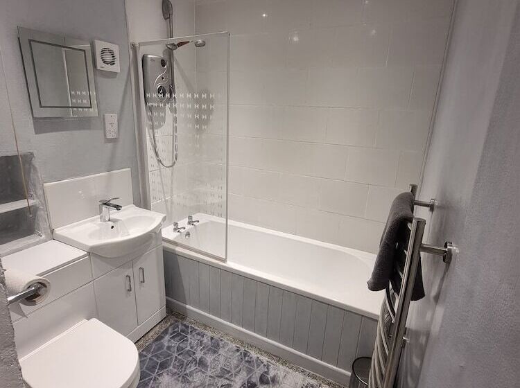 דירת נופש Stunning 2 Bed House In Saint Columb