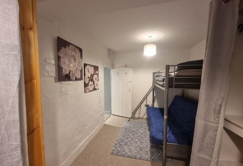 דירת נופש Stunning 2 Bed House In Saint Columb