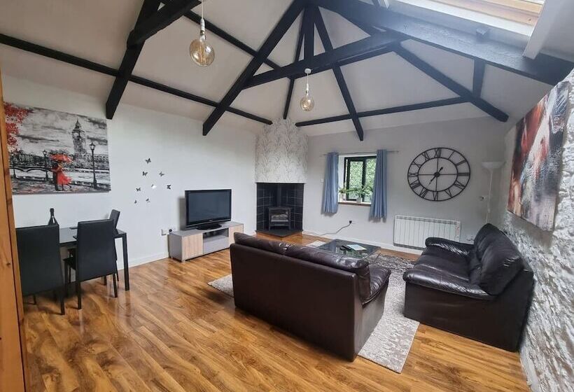 דירת נופש Stunning 2 Bed House In Saint Columb