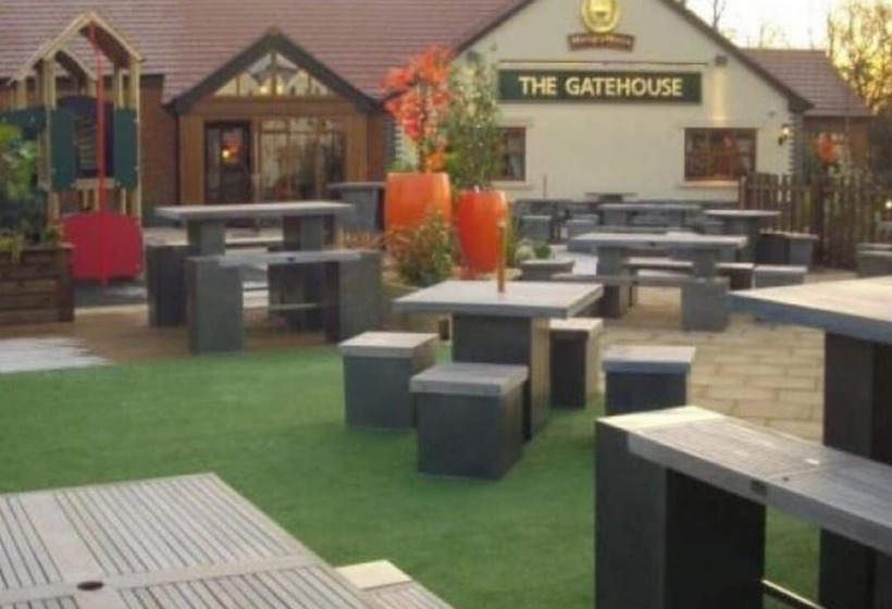 إقامة Stunning 3 Bed Home At The Heart Of Wolverhampton