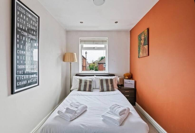 住所  Stunning 5 Bed House In Leeds Contractors Welcome