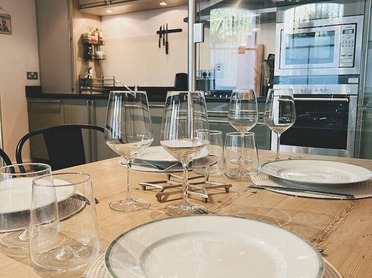 레지던스 Stunning Victorian Mansion Apartment