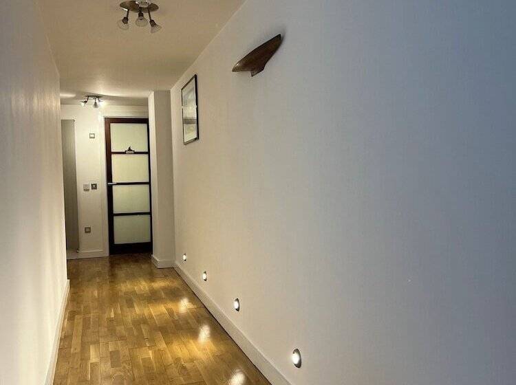 레지던스 Stunning Victorian Mansion Apartment