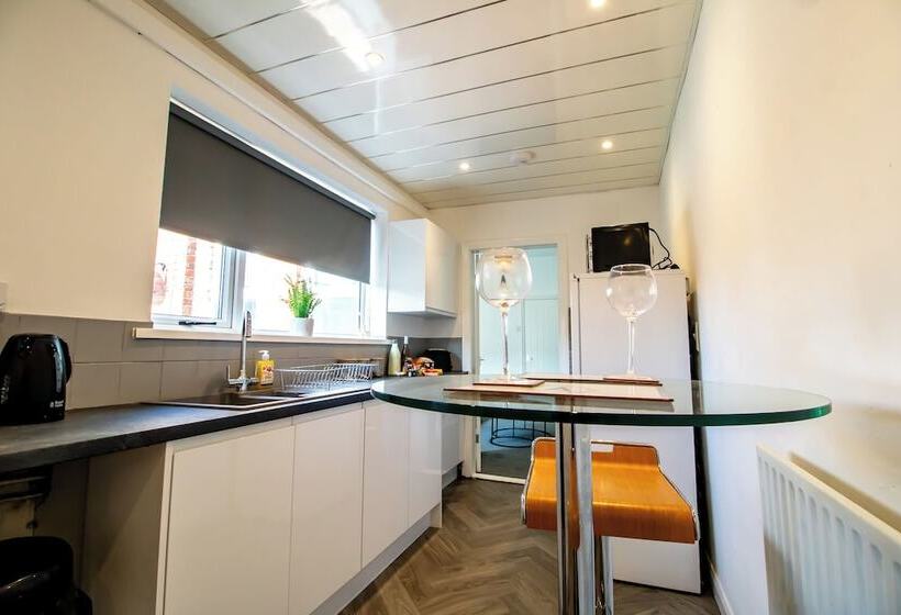 إقامة Stylish 3 Bed Flat In South Shields
