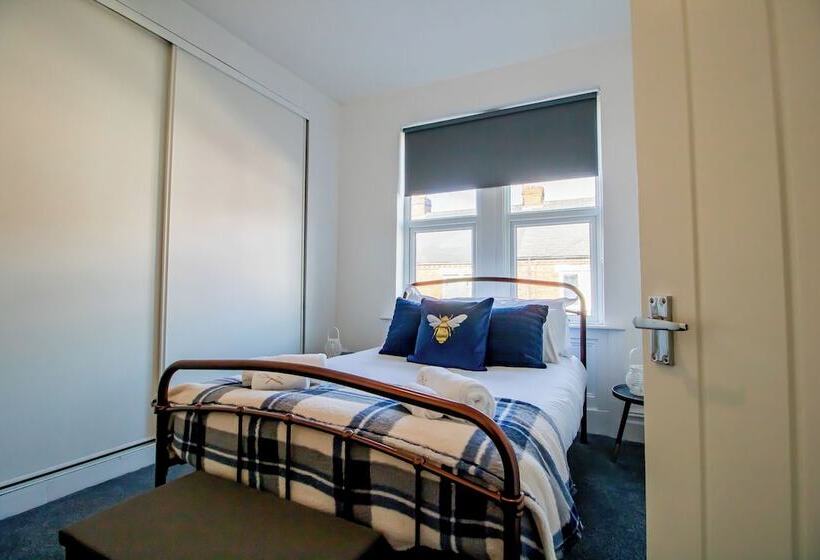 إقامة Stylish 3 Bed Flat In South Shields