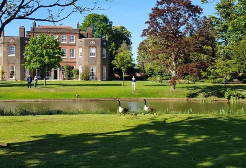 إقامة Stylish 3 Bed House In Hornchurch   Free Parking