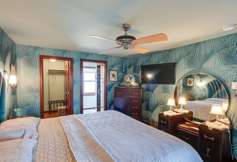 Retro Style Home In Ruston: Walkable Location!