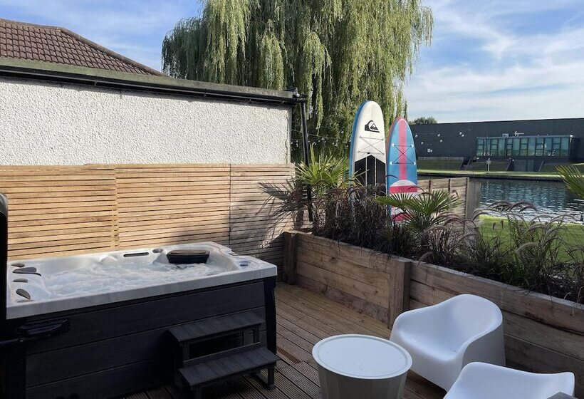 River View Guest House, Jacuzzi, Boat, Fire Hire