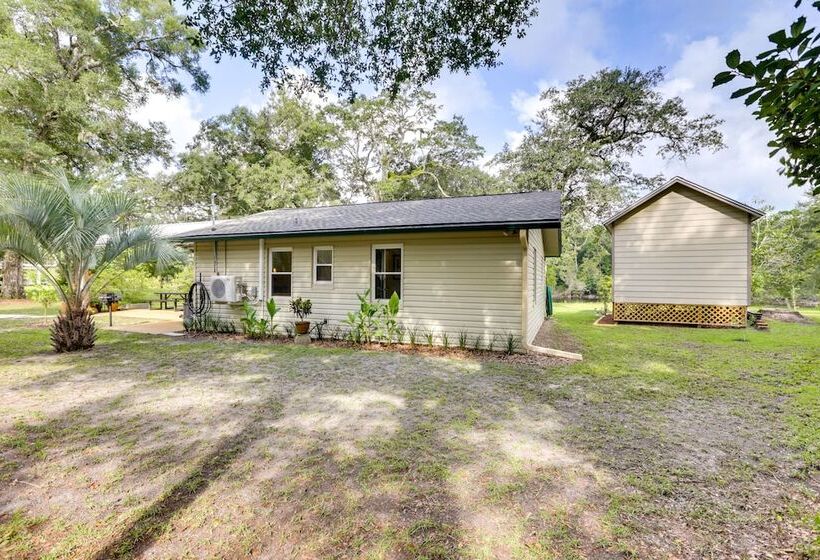 Riverfront Florida Escape W/ Grill & Fire Pit!