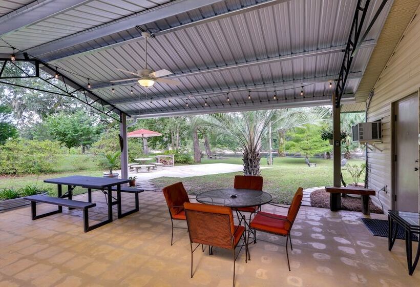 Riverfront Florida Escape W/ Grill & Fire Pit!