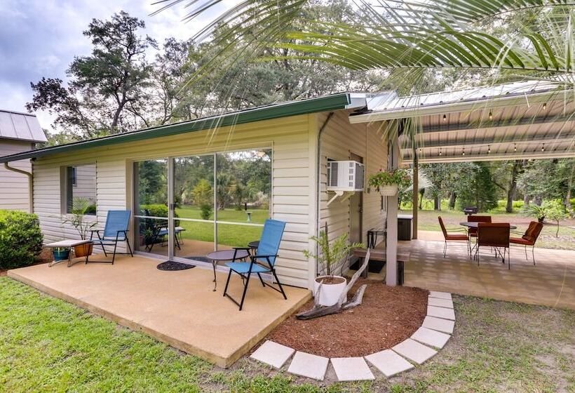 Riverfront Florida Escape W/ Grill & Fire Pit!