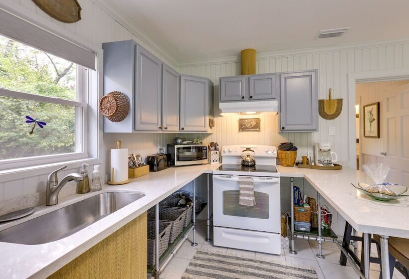 Riverfront Florida Escape W/ Grill & Fire Pit!