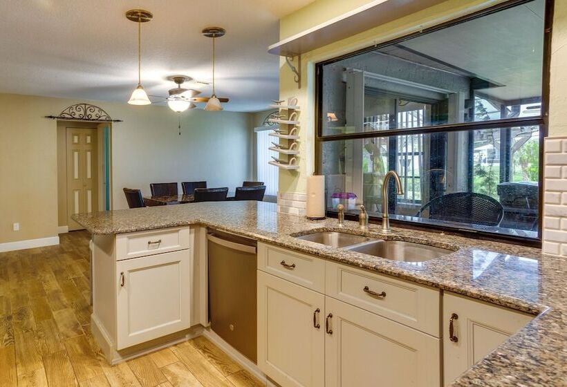 Riverfront Port St Lucie Home: Hot Tub + Dock!