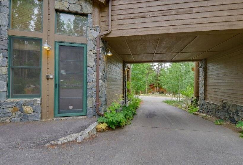 Hot Tub & Ski Shuttle: Rustic Breckenridge Retreat