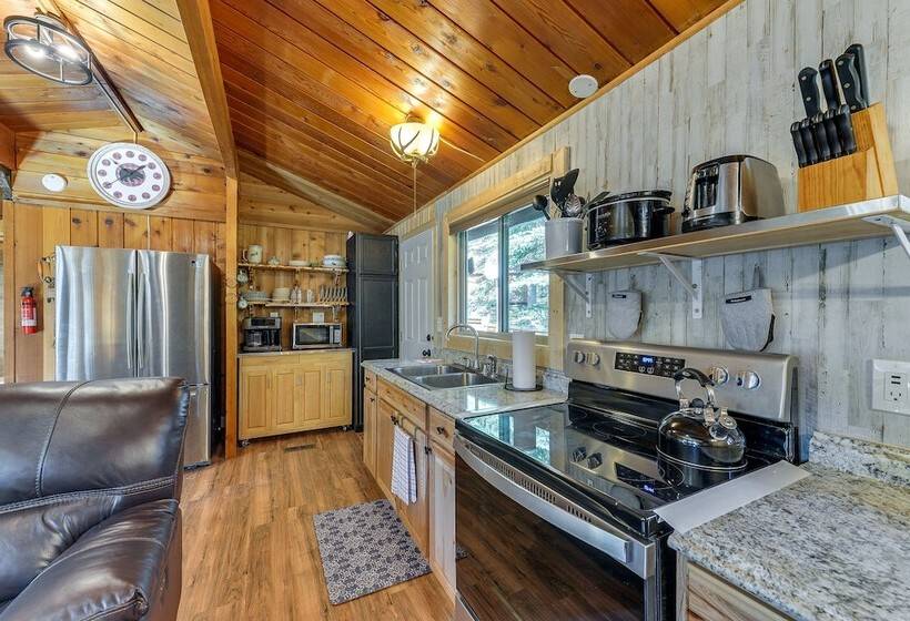 Rustic Idaho Retreat W/ Deck, Grill & Chiminea!