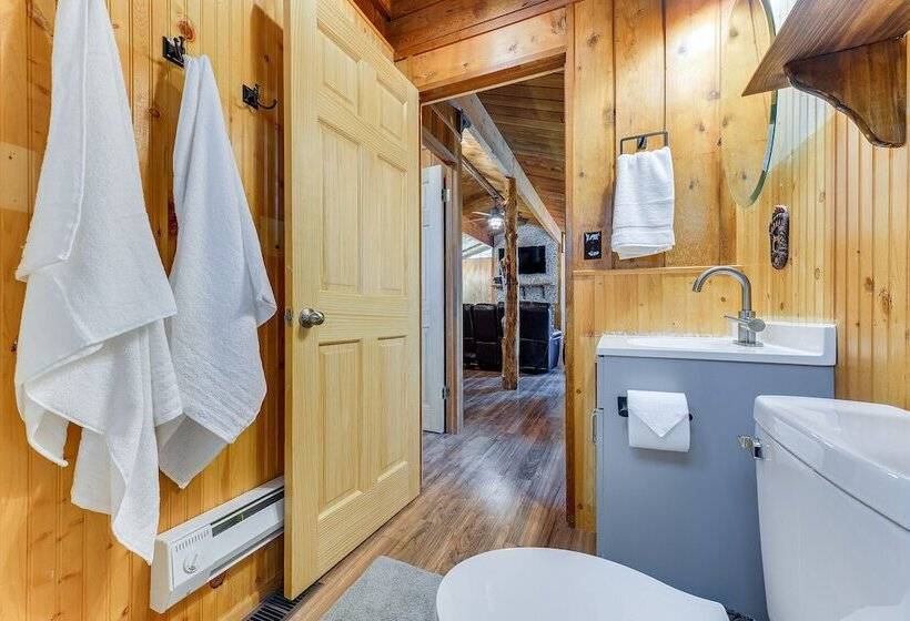 Rustic Idaho Retreat W/ Deck, Grill & Chiminea!