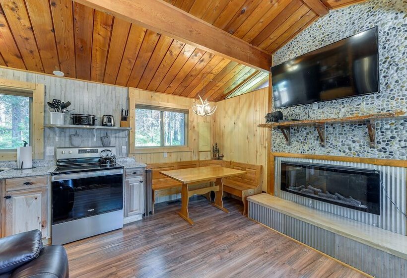 Rustic Idaho Retreat W/ Deck, Grill & Chiminea!