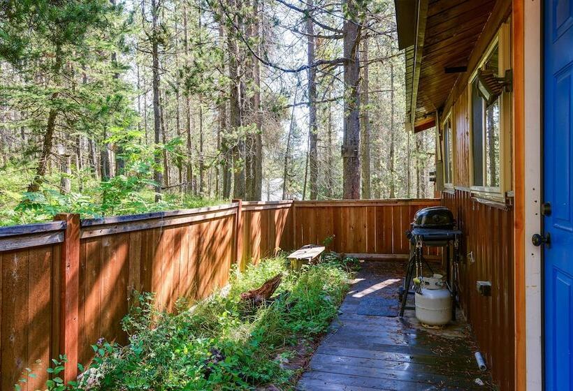Rustic Idaho Retreat W/ Deck, Grill & Chiminea!