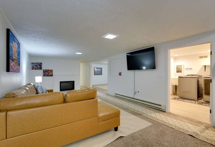 Rustic Retreat In Spokane Valley W/ Cozy Fireplace