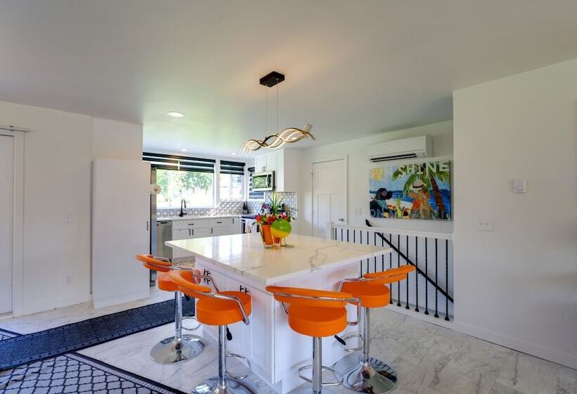 Rustic Retreat In Spokane Valley W/ Cozy Fireplace