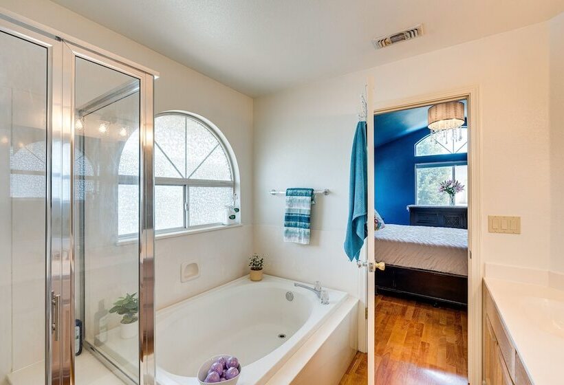 Sacramento Home W/ Fire Pit: 15 Mi To Downtown!