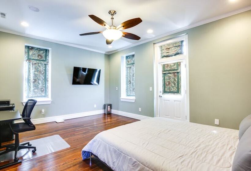 Saint Louis Home W/ Deck: 4 Mi To Downtown!