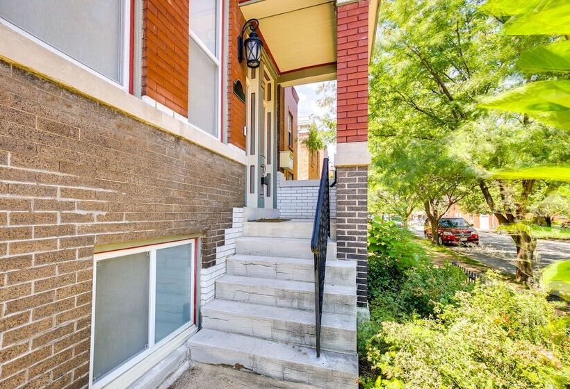 Saint Louis Home W/ Deck: 4 Mi To Downtown!