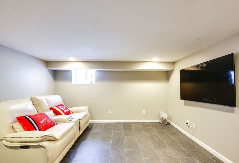 Saint Louis Home W/ Deck: 4 Mi To Downtown!