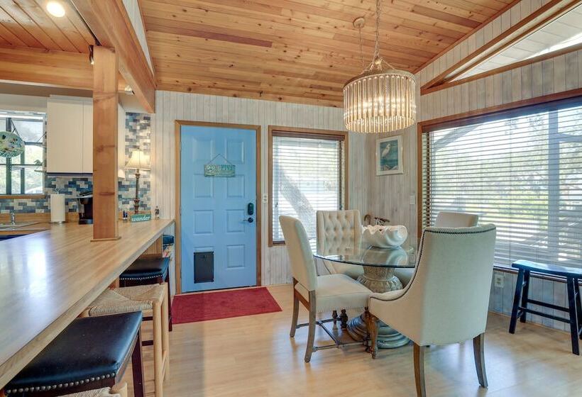 Scenic Siesta Key Home ~ 1 Mi To Village & Beach!