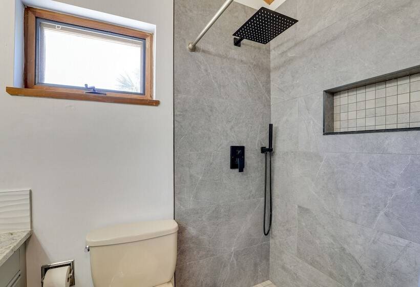 Scenic Siesta Key Home ~ 1 Mi To Village & Beach!