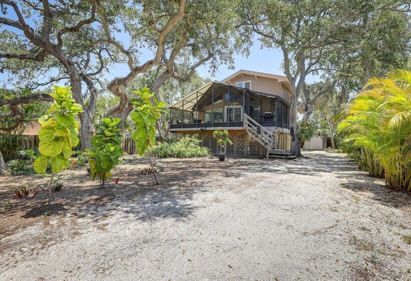 Scenic Siesta Key Home ~ 1 Mi To Village & Beach!