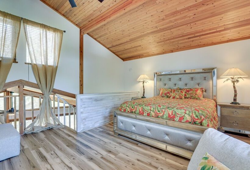 Scenic Siesta Key Home ~ 1 Mi To Village & Beach!