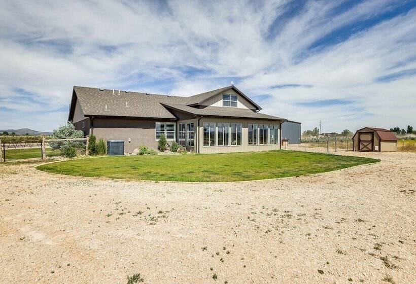 Secluded Home Near Hiking + Downtown Cedar City!
