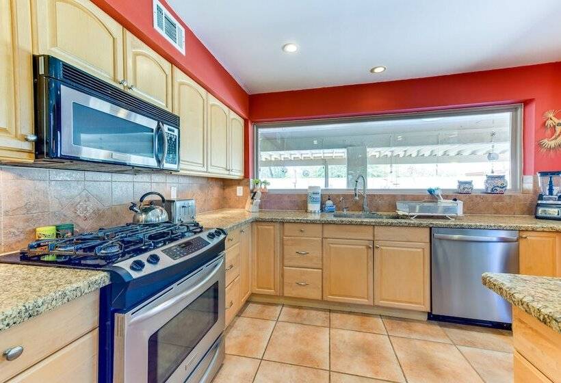 Secluded Mesa Home W/ Pool, Outdoor Kitchen & Bar!