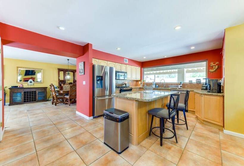 Secluded Mesa Home W/ Pool, Outdoor Kitchen & Bar!