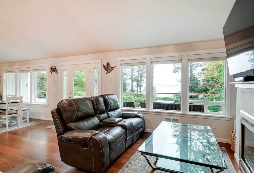 Serene Copalis Beach Getaway: Walk To Beach!